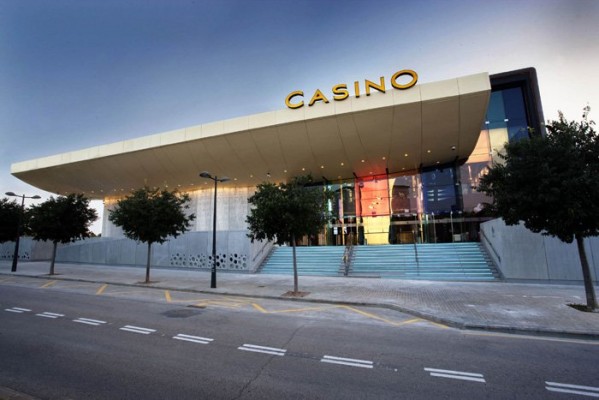 El Casino Cirsa celebra su 5º aniversario en Valencia con una fiesta abierta a la ciudad y plagada de celebrities