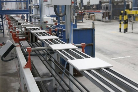 La industria del azulejo de Castellón contiene sus precios para resistir en los mercados internacionales 