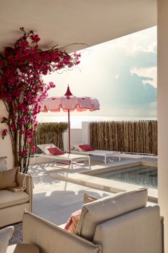 La casa de Cabo de Palos que interpreta una manera mediterránea de vivir... con serenidad, reuniones, arte y recuerdos