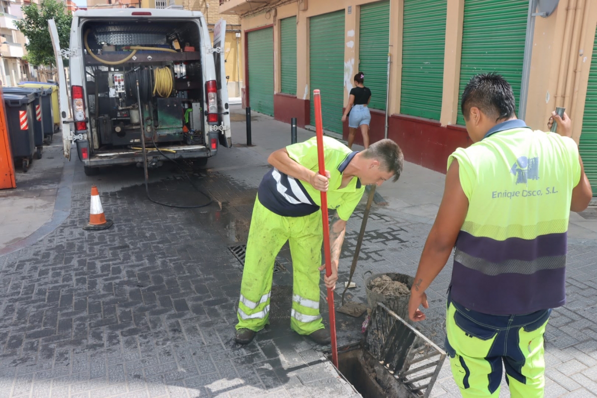 Limpieza de imbornales en Torrent.