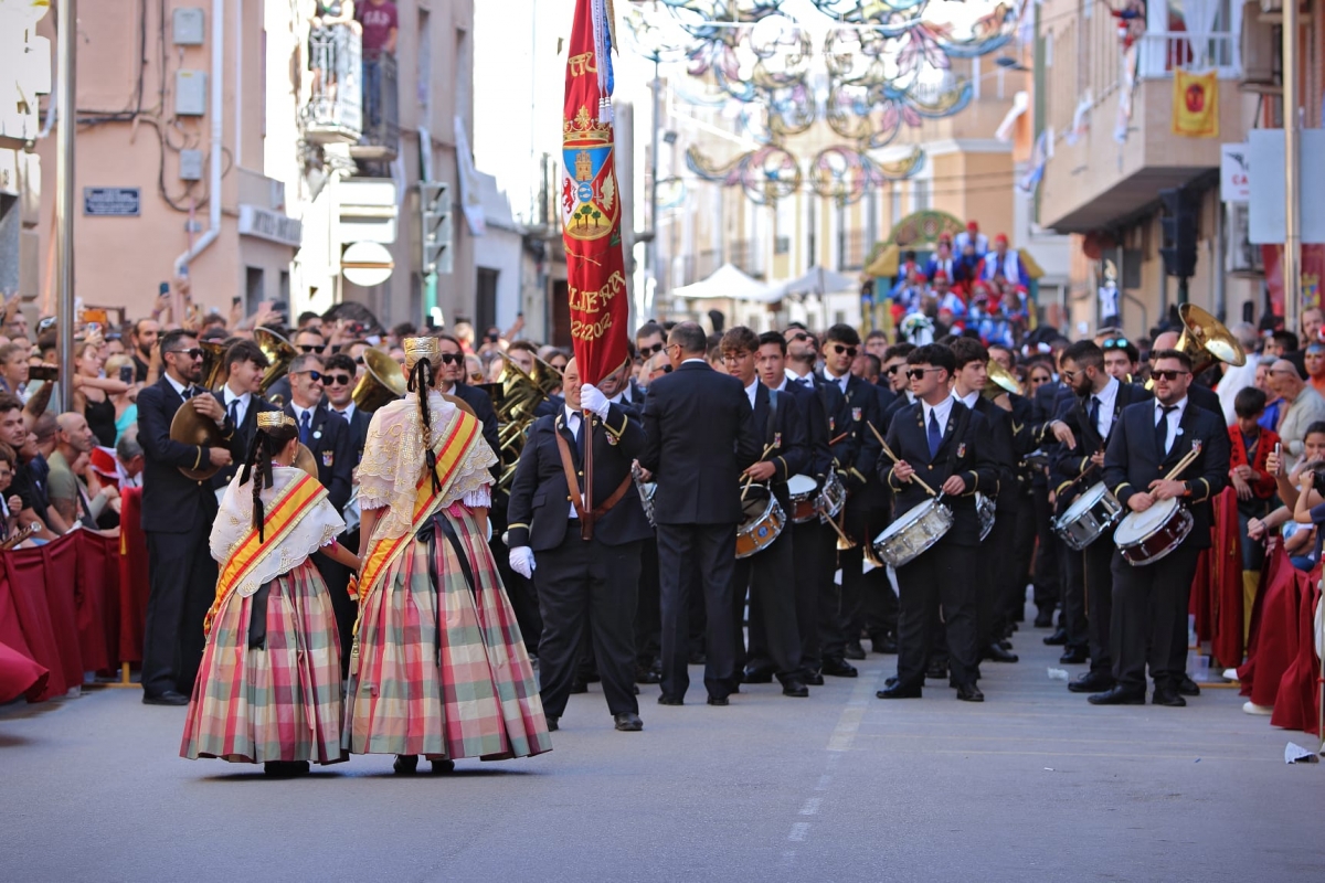 Imagen de los Moros y Cristianos de Villena. - Foto: AP. Imagen de los Moros y Cristianos de Villena.