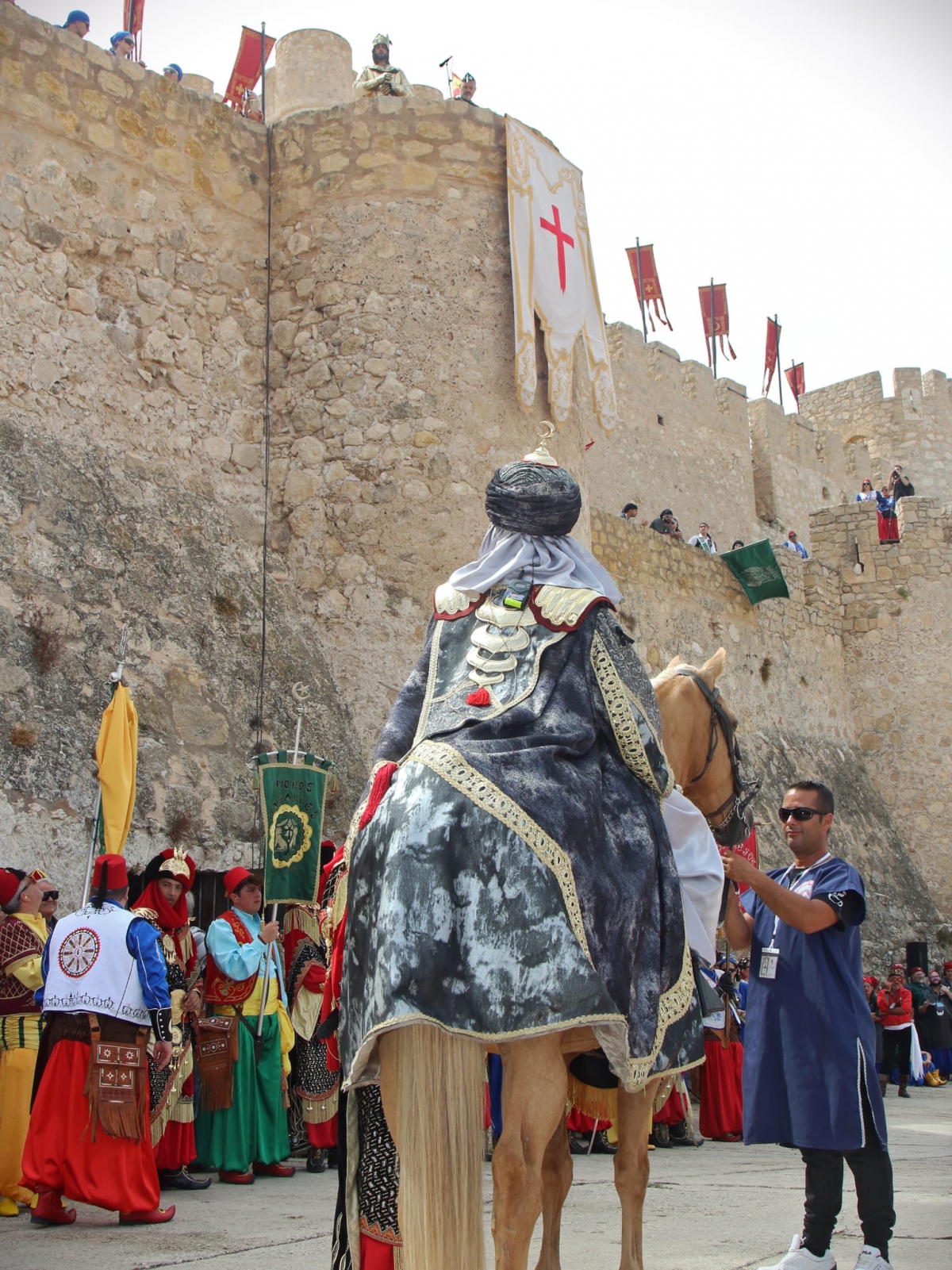 Imagen de los Moros y Cristianos de Villena. - Foto: AP. Imagen de los Moros y Cristianos de Villena.