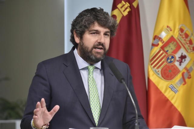 López Miras convoca al Consejo de Gobierno tras la nueva lancha rápida con inmigrantes