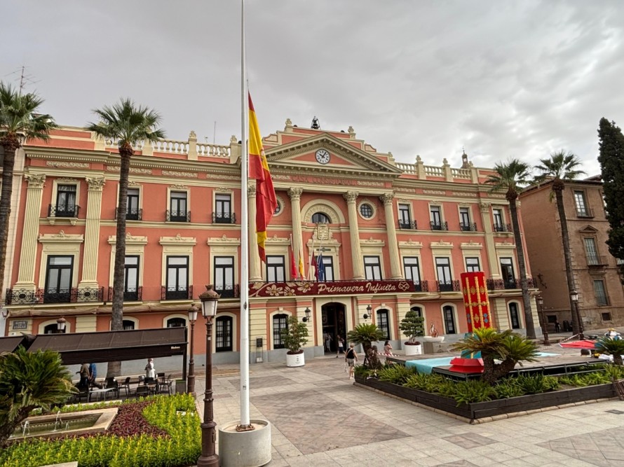 Convocan minutos de silencio en los municipios de la Región por el accidente de tren: Murcia, Cartagena, Molina y Alcantarilla
