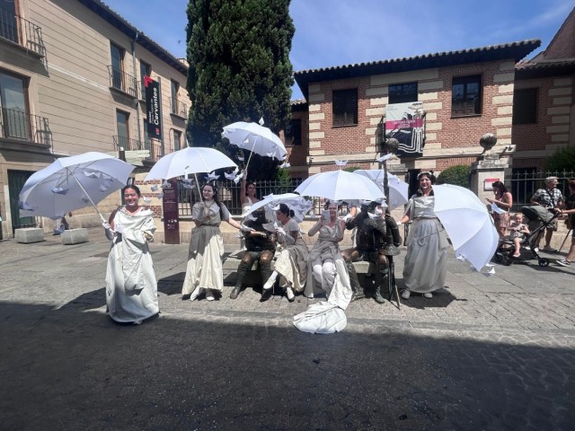 De Castellón a Ciudad de México: Visitants convierte la UNAM en un escenario para el teatro de calle