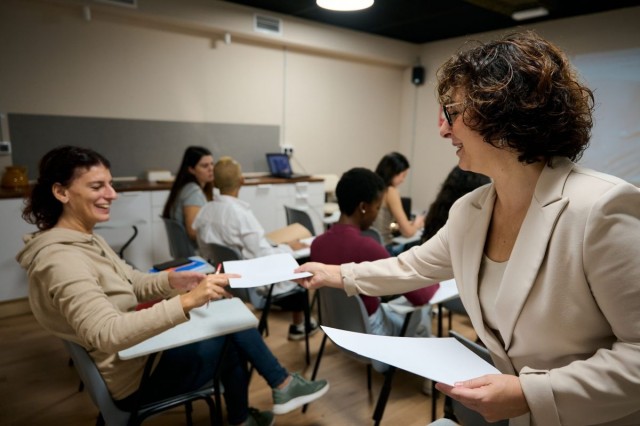 Tener estudios superiores protege del desempleo pero no compensa la falta de experiencia
