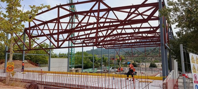 El pabellón de gimnasia de Alcoy va tomando forma con la cubierta: 1.200 m2 para entrenar y competir
