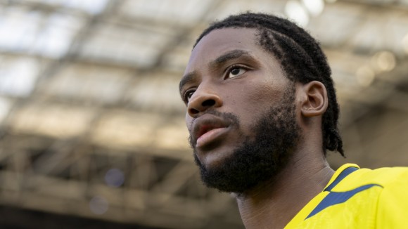 El Villarreal cede a Kambwala al Como para la temporada 2026-27