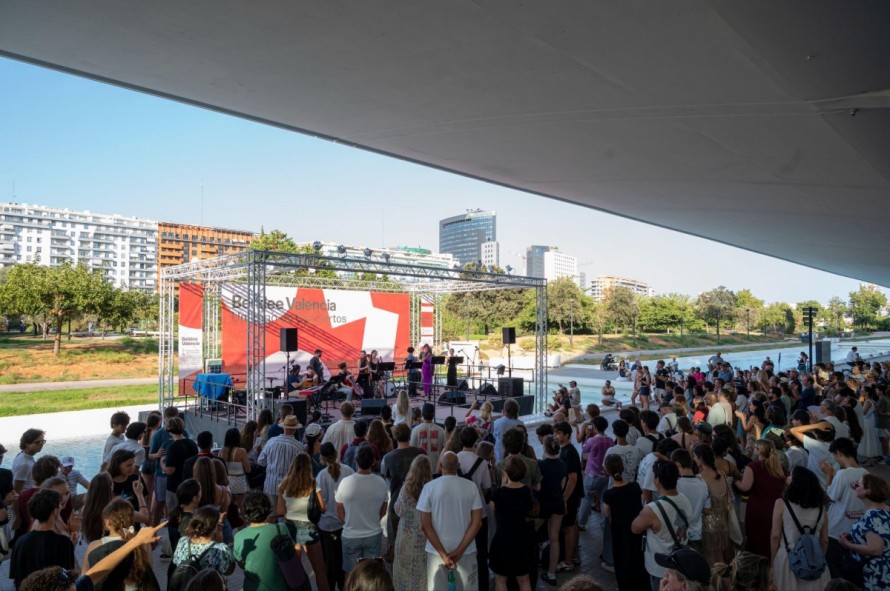 Las bandas de Berklee vuelven 'a mojarse' en el lago de la Ciutat de les Arts i les Ciències