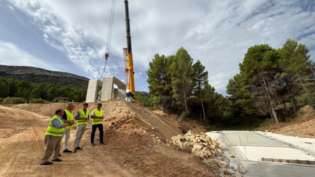 La Comunidad cuadruplica la capacidad de drenaje de la carretera de Benizar a Otos 