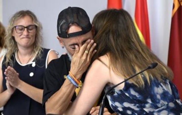El murciano Superpaco es la primera persona con parálisis cerebral que hace cima en el pico Mulhacén