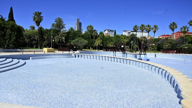 Compromís destaca que la piscina de Benicalap sigue 