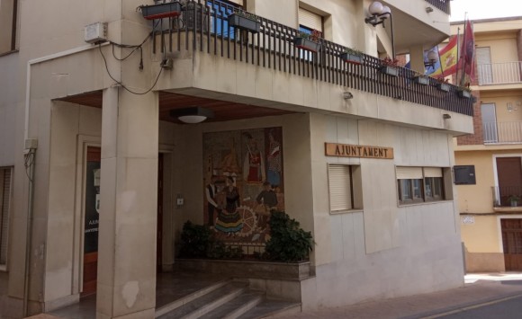 Levalim asume la limpieza de edificios municipales en Banyeres de Mariola: casi 500.000€ por dos años
