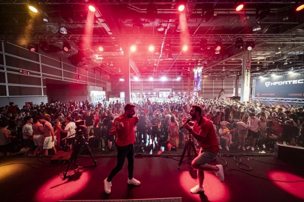 Más de 20.000 personas visitan el festival Own Valencia en su primera jornada