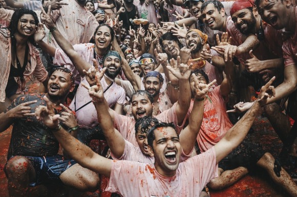 La Tomatina de Buñol reúne a 22.000 participantes en un nueva batalla con 150.000 kilos de tomate