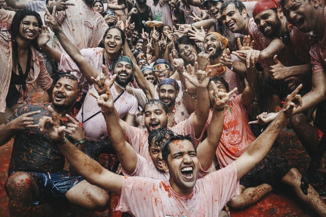La Tomatina de Buñol reúne a 22.000 participantes en un nueva batalla con 150.000 kilos de tomate