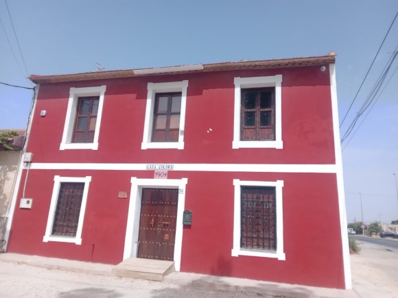 La emblemática Casa Colorá de Alquerías quedará protegida dentro de la ordenación industrial de la pedanía