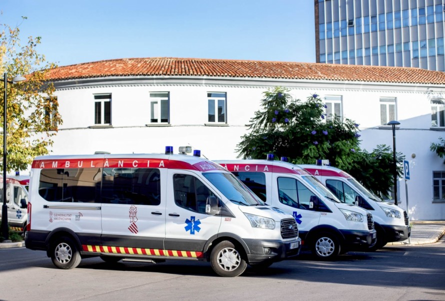 Sanidad vuelve a licitar el contrato millonario de ambulancias tras resolver el problema en los pliegos