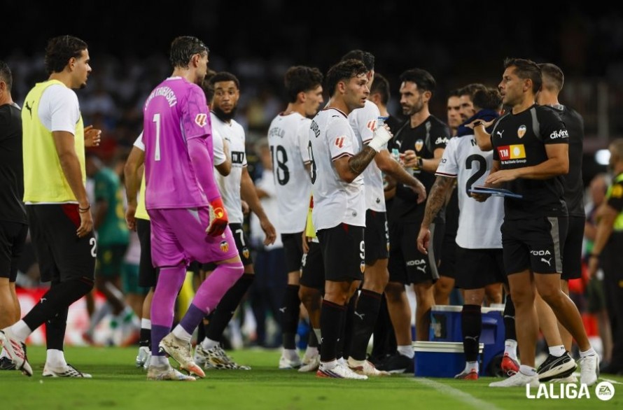 El Valencia, a contrarreloj para encontrar el gol