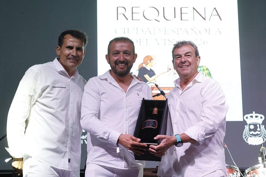 H+S rinde tributo en su exclusiva fiesta blanca a Requena Ciudad Española del Vino