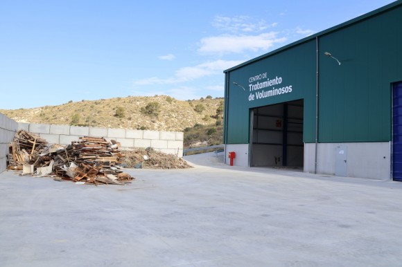 El Consorci Mare refuerza el tratamiento de residuos con un separador óptico y cintas transportadoras