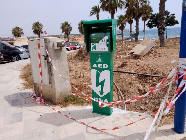 Orihuela amplía su red de desfibriladores con siete nuevos equipos en pedanías y la costa