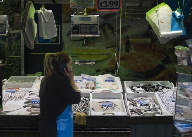 El comercio minorista reduce sus ventas un 0,2% en julio y recorta empleo por primera vez en 5 años