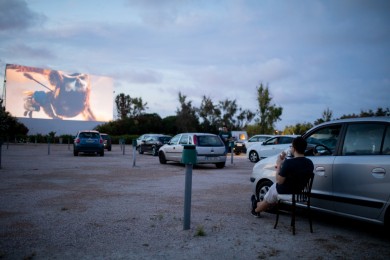 Autocine Star aplaza sus proyecciones del viernes por el incendio del Saler