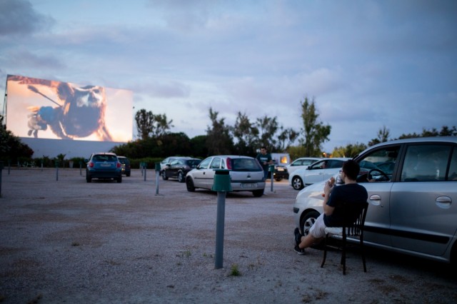 Autocine Star aplaza sus proyecciones del viernes por el incendio del Saler