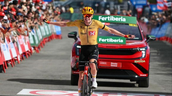 Leknessund gana desde la fuga en Valdelinares en la séptima etapa de La Vuelta con salida en Vall d'Alba