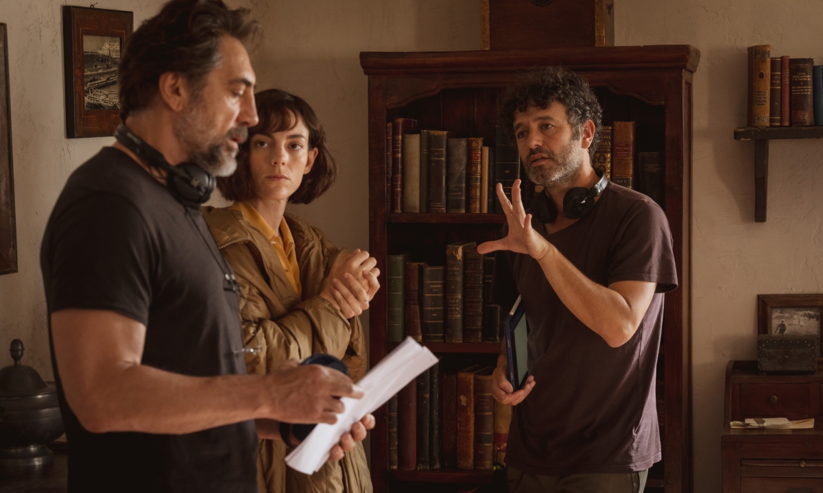 Sorogoyen con los dos protagonistas. - Foto: Manolo Pavón Sorogoyen con los dos protagonistas.