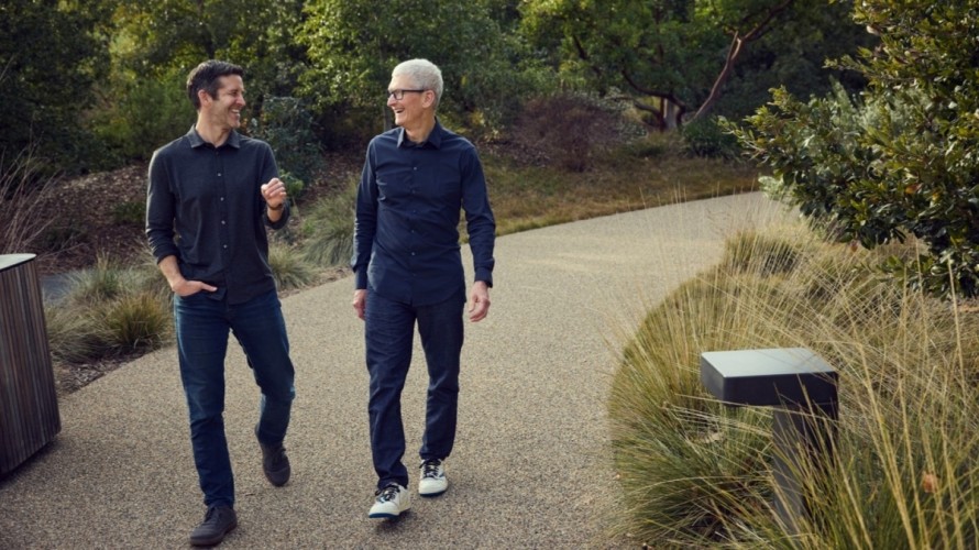 Ternus asume el mando de Apple con el reto de accelarar la IA y la guerra arancelaria