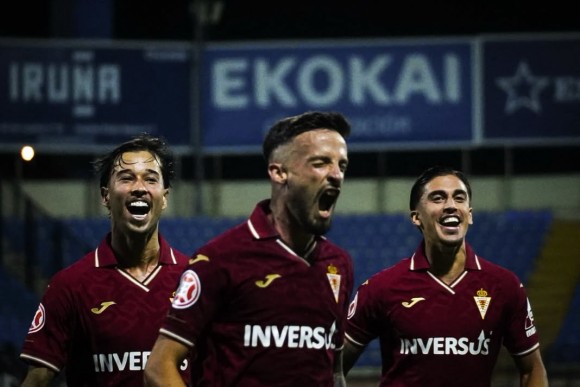 El Murcia logra un triunfo de nivel en un clásico que se da en el estreno liguero de la era Sergi Guilló