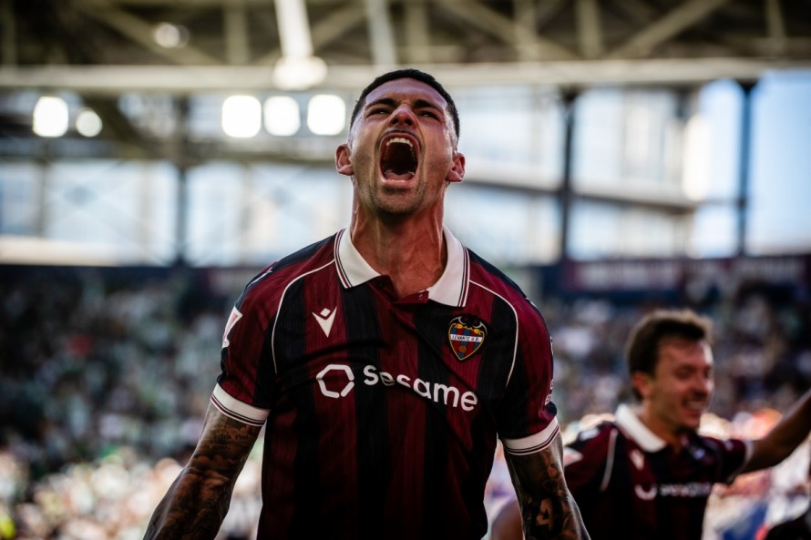 El Levante hace historia en el Ciutat: primera vez que enlaza seis victorias seguidas