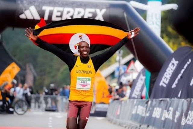 El ugandés Abraham Cherotich y la etíope Yeabsera Enyew triunfan en Águilas