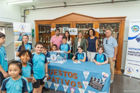 Cartagena destina 220.000 euros para que los alumnos decidan en qué invertir en sus propios centros