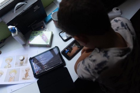 La UE vetará las redes sociales a menores de 13 años y las limitará hasta los 15