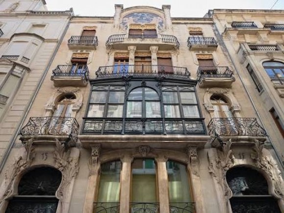 Alcoy preadjudica a Jennifer Ramírez el servicio de visitas guiadas: 31.870€ para acercar patrimonio, cultura y fiestas
