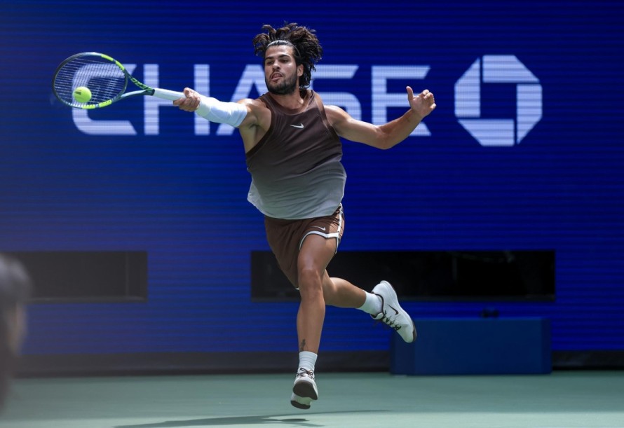 Un retorno muy satisfactorio: Alcaraz endosa un triple 6-4 a Safiullin en su vuelta a las pistas