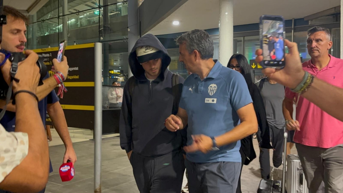 Harvey Elliott llega a Manises: 