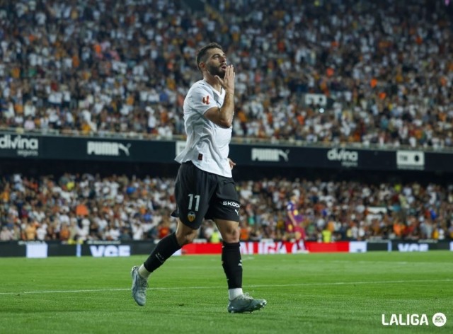 El Valencia cortó una racha de seis años sin ganar contra el Barcelona en Mestalla