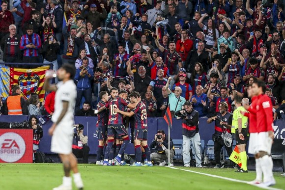 El Levante busca en La Rosaleda acabar con su maldición ante el Málaga