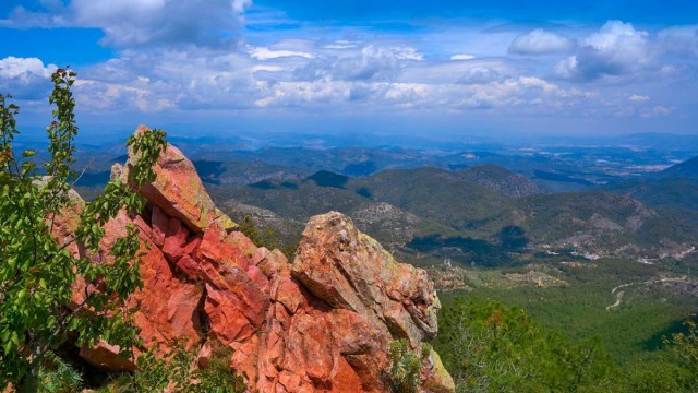 'Todavía nos queda el cielo': la astronomía se une a la revitalización de la Serra d’Espadà tras el incendio