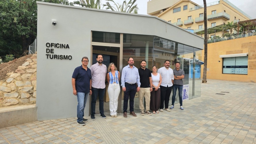 Los Alcázares recupera su Oficina de Turismo de Río Nalón con información digital las 24 horas