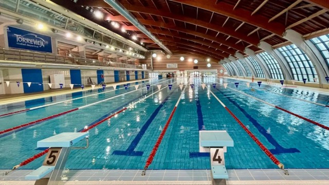 Torrevieja licita por 135.000 euros la renovación de la climatización de la piscina cubierta del Palacio de Deportes