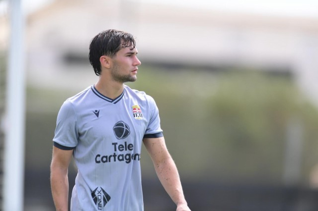El delantero montenegrino Krivocapic abandona el Efesé tras llegar a finales de julio