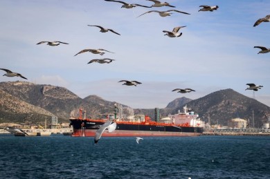 El deshielo abre camino al Ártico, pero la gran ruta comercial sigue pasando por Suez