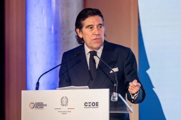 Ni tener grado de inversión, ni recomendaciones de compra logran animar la cotización de Sacyr en bolsa