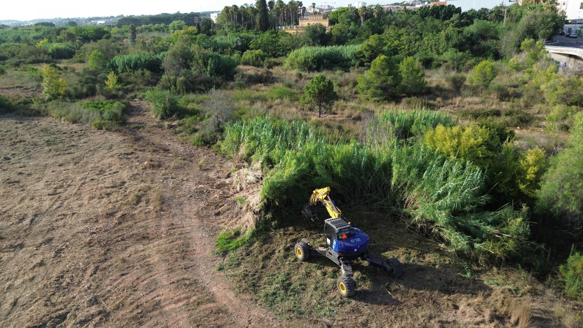 Trabajos de la CHJ en el barranco del Carraixet a su paso por Bétera. - Foto: CONFEDERACIÓN HIDROGRÁFICA DEL JÚCAR Trabajos de la CHJ en el barranco del Carraixet a su paso por Bétera.