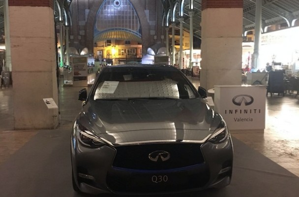 El Mercado Colón es el escaparate del Infiniti Q30